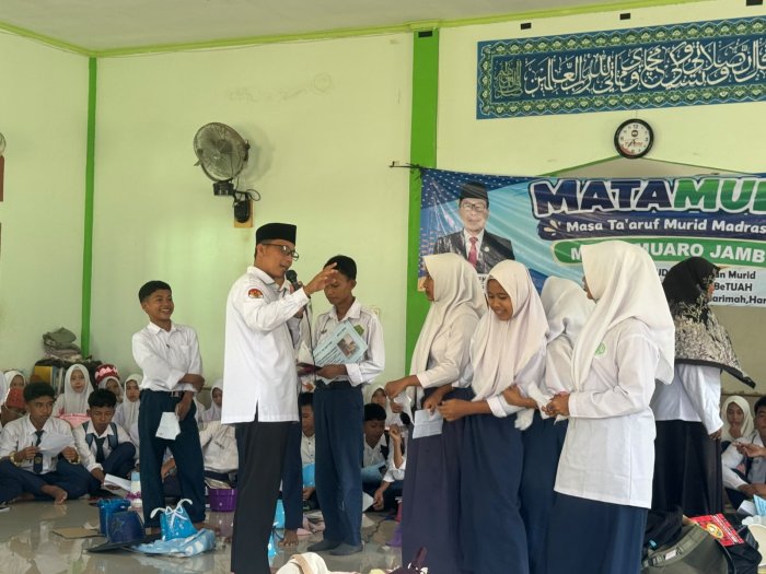 Dr.M.Sidik.S.Ag.M.Pd  Sampaikan Materi Pembiasaan Akhlak, Disiplin, dan Budaya Madrasa