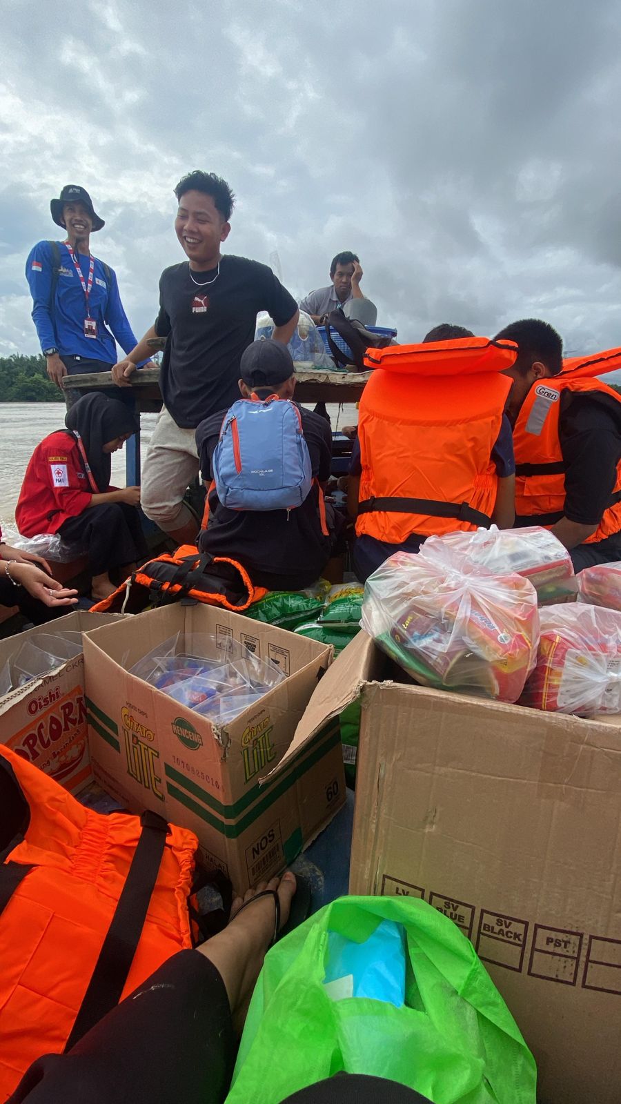 OSIM MAN 2 Muaro Jambi salurkan bantuan untuk korban terdampak bencana banjir Tahun 2025