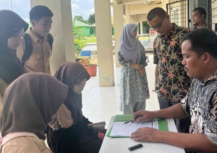 29 Calon Siswa Daftar di Hari Pertama PMBM MAN 2 Muaro Jambi 29 Calon Siswa Daftar di Hari Pertama PMBM MAN 2 Muaro Jambi