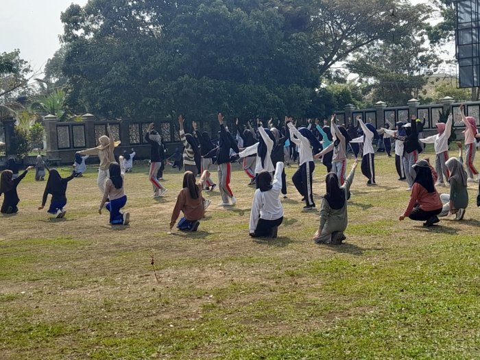 70 Siswa MAN 2 Muaro Jambi Ikuti Latihan Tari Massal MTQ Provinsi