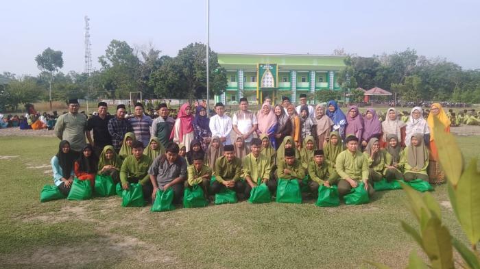 Peringati 10 Muharram sebanyak 27 siswa/i MAN 2 Muaro Jambi terima santunan Peringati 10 Muharram sebanyak 27 siswa/i MAN 2 Muaro Jambi terima santunan