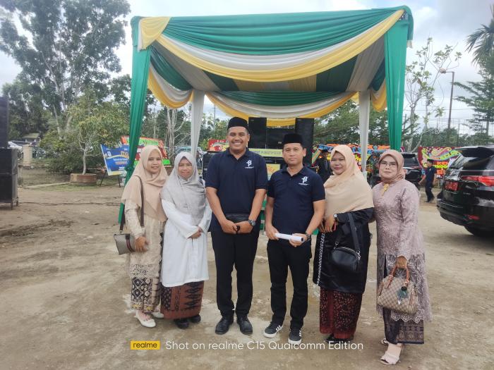 Kepala TU dan guru MAN 2 Muaro Jambi terima Penghargaan Satya Lencana Karya Satya dari Presiden Jokowi. Kepala TU dan guru MAN 2 Muaro Jambi terima Penghargaan Satya Lencana Karya Satya dari Presiden Jokowi.