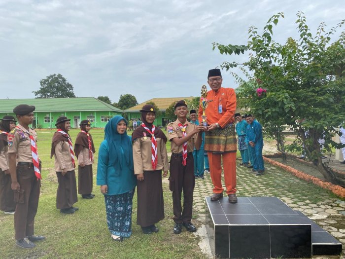 MAN 2 Muaro Jambi Raih Juara Umum Tiga Perkemahan Akhir Tahun