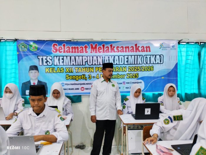 Monitoring Pengawas Terhadap Pelaksanaan TKA Hari Kedua di MAN 2 Muarojambi Monitoring Pengawas Terhadap Pelaksanaan TKA Hari Kedua di MAN 2 Muarojambi