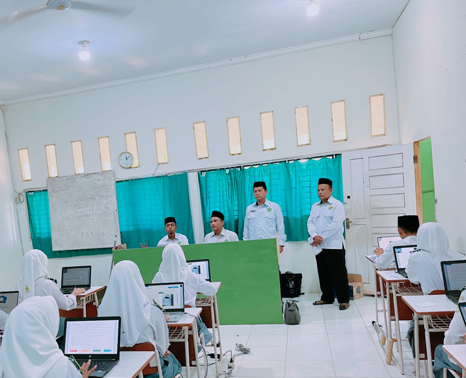 ANBK MAN 2 Muaro Jambi Tahun 2025 Berjalan Dengan Lancar ANBK MAN 2 Muaro Jambi Tahun 2025 Berjalan Dengan Lancar