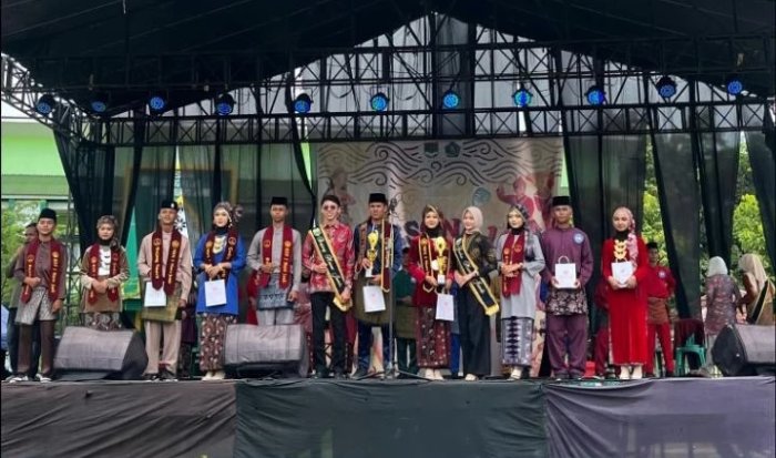 M Tirta Anugrah dan Amelia Sahira Terpilih Bujang Gadis MAN 2 Muaro Jambi M Tirta Anugrah dan Amelia Sahira Terpilih Bujang Gadis MAN 2 Muaro Jambi