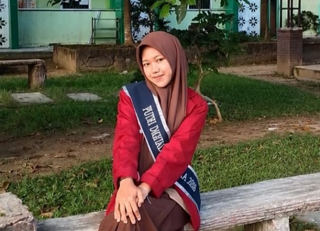 Siswi MAN 2 Muaro Jambi Nuhayati Raih Medali Emas PPKn dan Juara 3 Putri Digital Nusantara