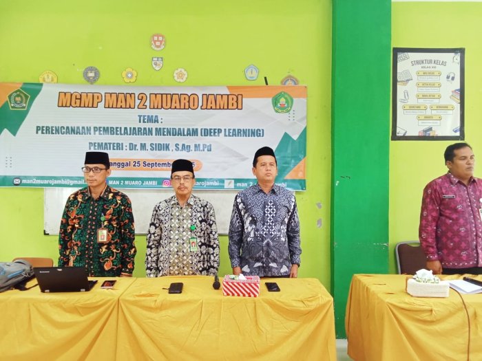 MAN 2 Muaro Jambi Selenggarakan MGMP Bertema Deep Learning
