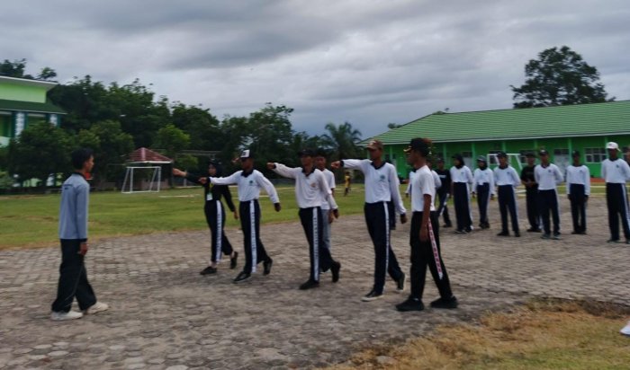 Latihan Rutin Paskibra MAN 2 Muaro Jambi penuh semangat Latihan Rutin Paskibra MAN 2 Muaro Jambi penuh semangat