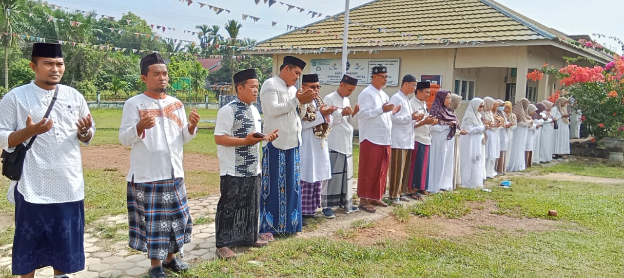 Peringatan Hari santri MAN 2 Muaro Jambi adakan lomba tilawah Al-Qur'an  dan sholawat.