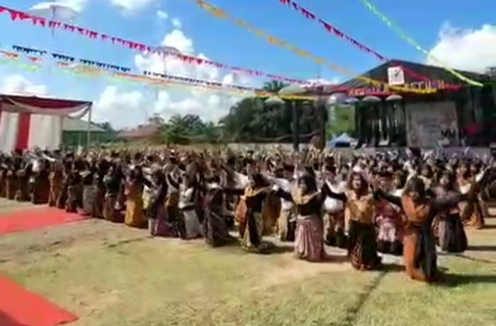 Tari Massal Arunika Khatulistiwa Meriahkan Pembukaan Pesona MAN 2 Muaro Jambi 2026