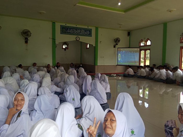 AKP Jeki Noviardi Edukasi Bahaya Narkoba di MAN 2 Muaro Jambi