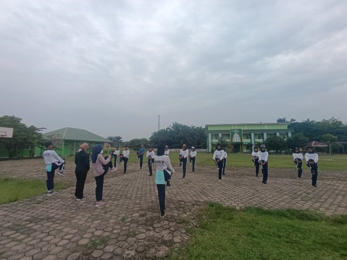 Paskibra MAN 2 Muaro Jambi Gelar Latihan Mingguan