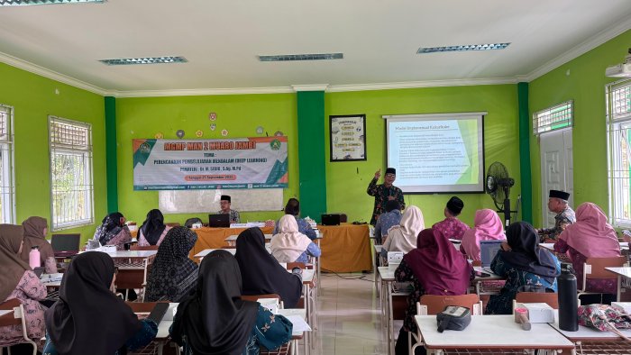 Dr M Sidik Dorong Guru Terapkan Pembelajaran Mendalam Dr M Sidik Dorong Guru Terapkan Pembelajaran Mendalam