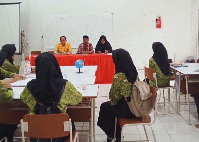 Kepala MAN 2 Muaro Jambi Motivasi Tim Olimpiade Madrasah Kepala MAN 2 Muaro Jambi Motivasi Tim Olimpiade Madrasah