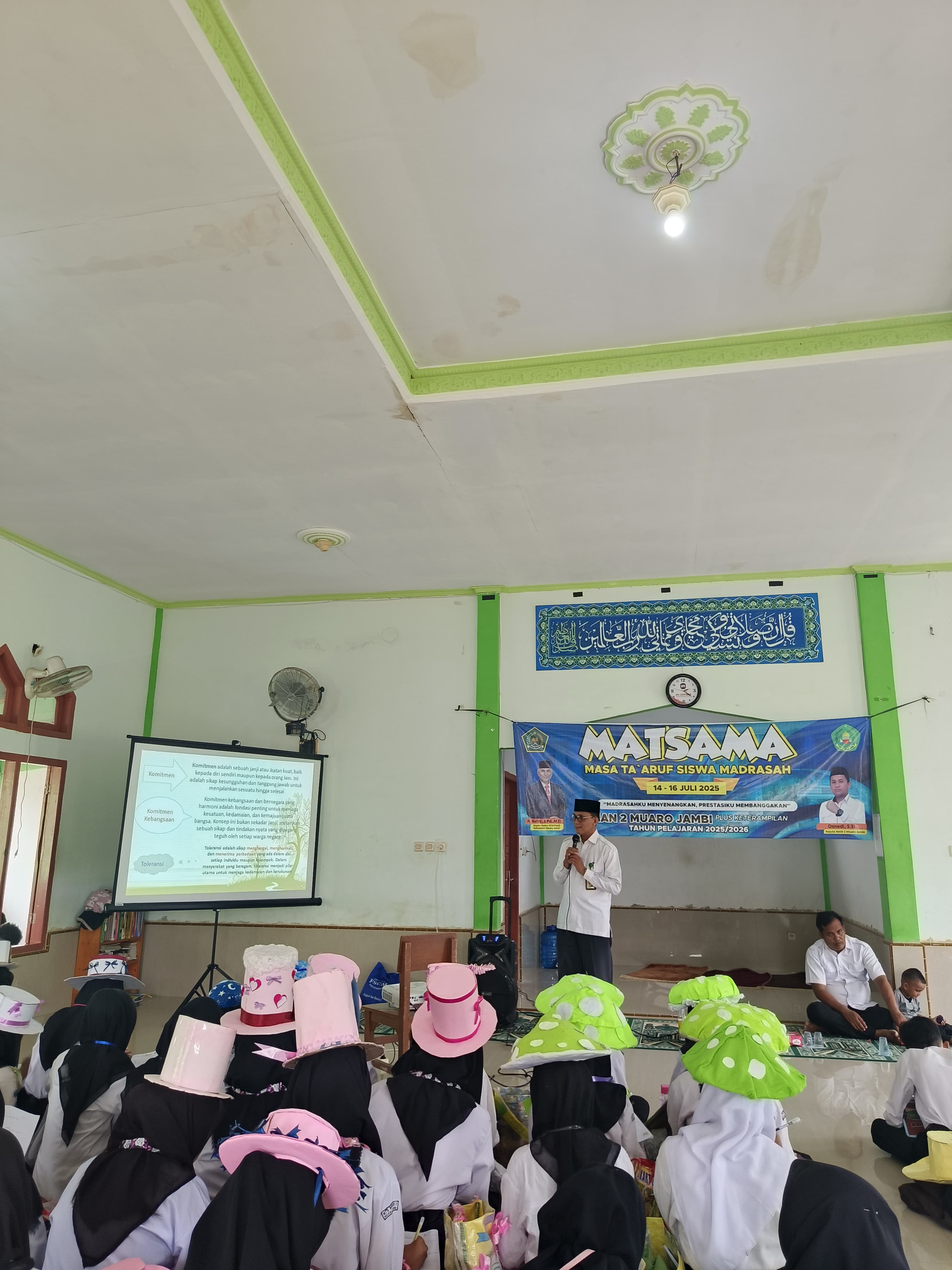 Dok. M. Sidik Membahas Moderasi Beragama di Hari Kedua Matsama MAN 2 Muaro Jambi Dok. M. Sidik Membahas Moderasi Beragama di Hari Kedua Matsama MAN 2 Muaro Jambi