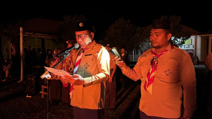Sesepuh Api Unggun, Kepala MAN 2 Ajak Pramuka Raih Prestasi