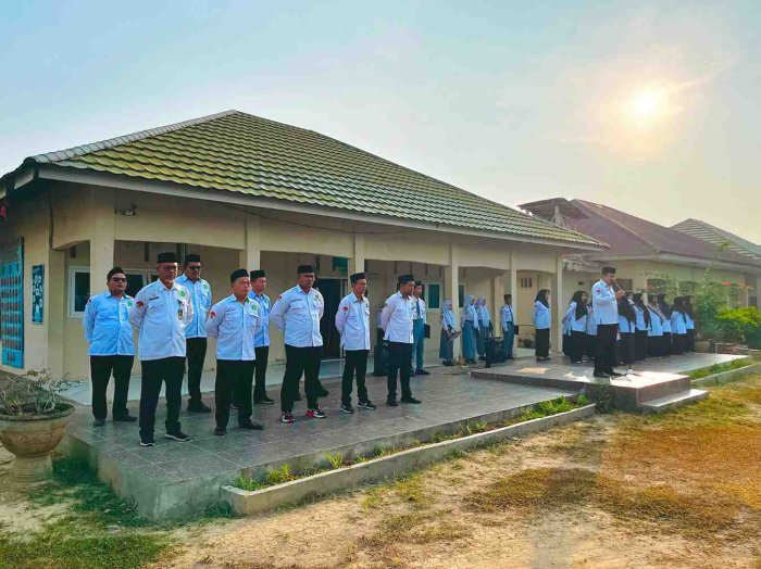 Kepala MAN 2 Muaro Jambi Tegaskan Tata Tertib Upacara dan Komitmen Bersama Wujudkan Kedisiplinan Madrasah Kepala MAN 2 Muaro Jambi Tegaskan Tata Tertib Upacara dan Komitmen Bersama Wujudkan Kedisiplinan Madrasah