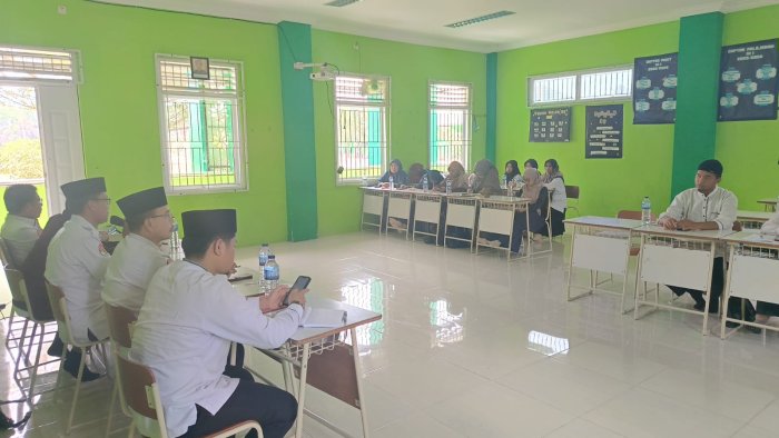 KKM 2 Muaro Jambi Bahas Pembentukan Pengurus MGMP, Ali Bashori Terpilih sebagai Ketua KKM 2 Muaro Jambi Bahas Pembentukan Pengurus MGMP, Ali Bashori Terpilih sebagai Ketua