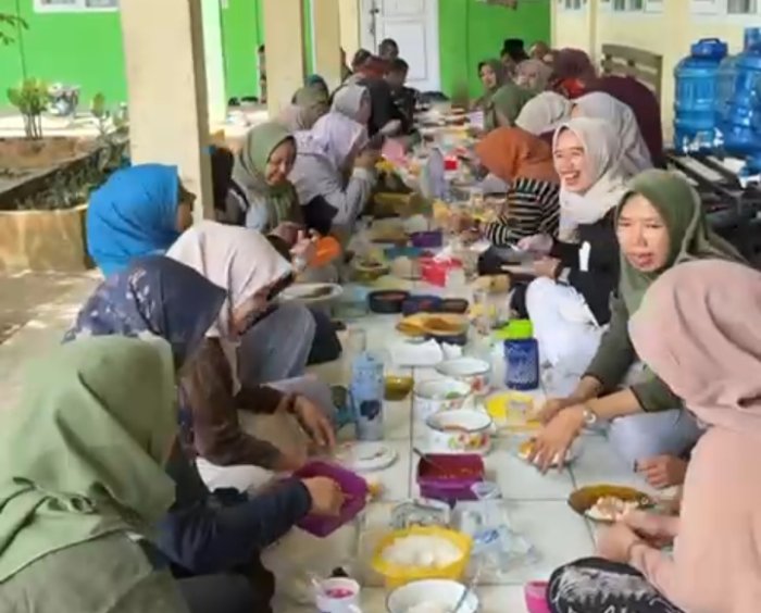 MAN 2 Muaro Jambi Adakan Makan Bersama Sambut Ramadhan