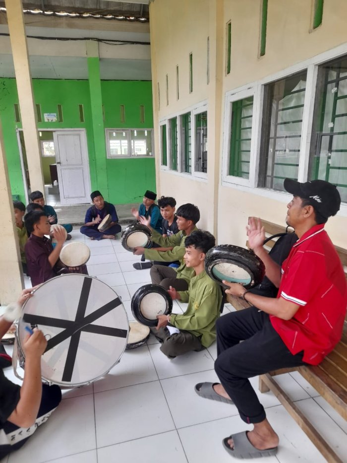 Latihan Rutin Kompangan di MAN 2 Muaro Jambi Dorong Prestasi Siswa
