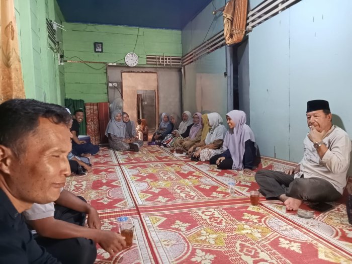 MAN 2 Muaro Jambi Adakan Takziah ke Rumah Duka, Mertua ibu Maria MAN 2 Muaro Jambi Adakan Takziah ke Rumah Duka, Mertua ibu Maria
