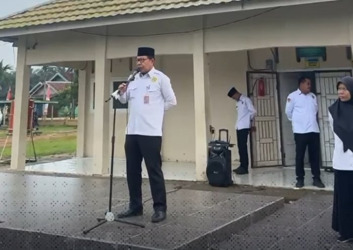 Kepala MAN 2 Muaro Jambi Resmi Buka Classmeeting Tahun Pelajaran 2025/2026