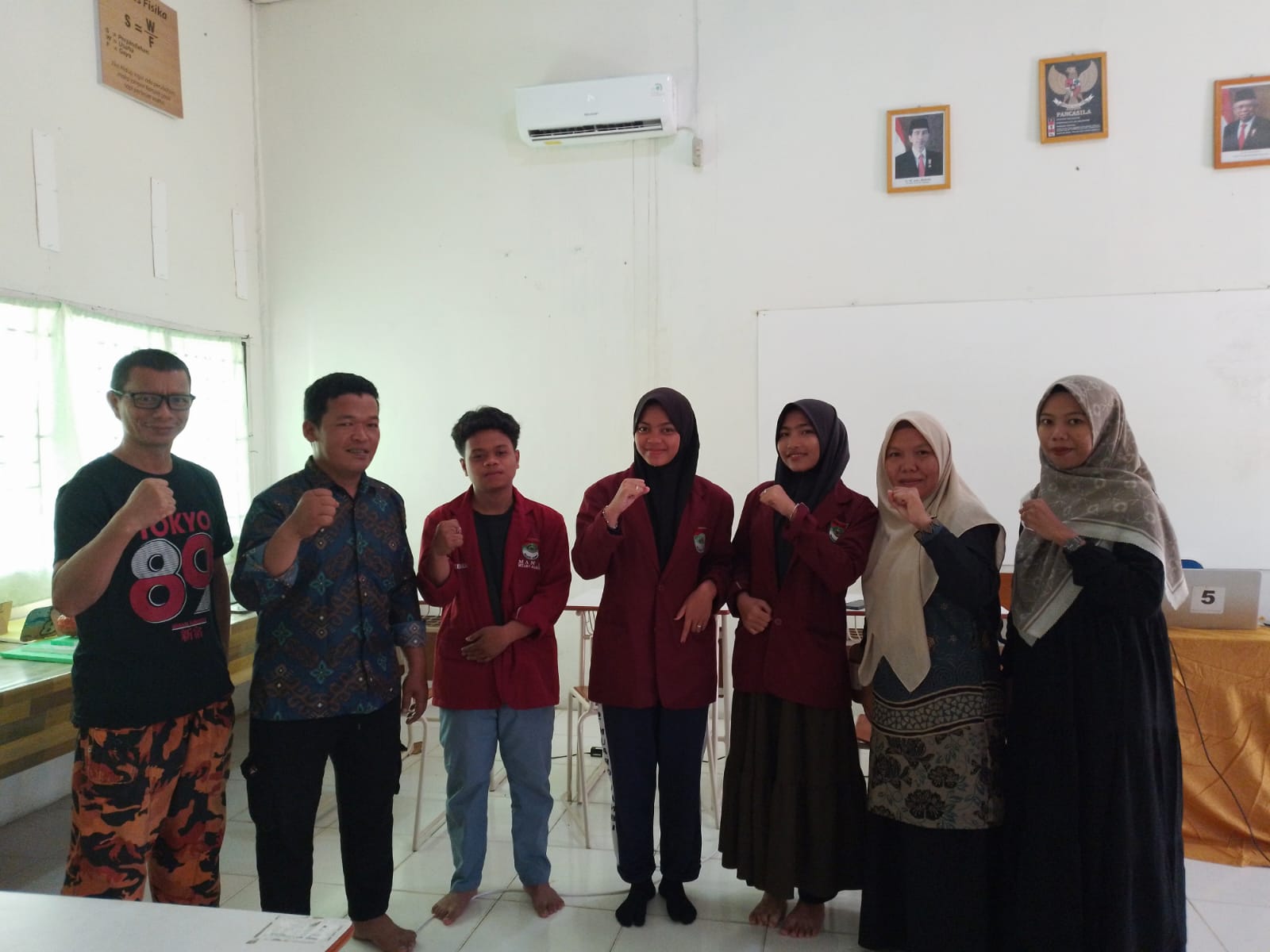 Alhamdulillah, peserta Olimpiade Bahasa Arab ke 7 Tahun 2024 MAN 2 Muaro Jambi Raih Juara 2 dan Juara 3