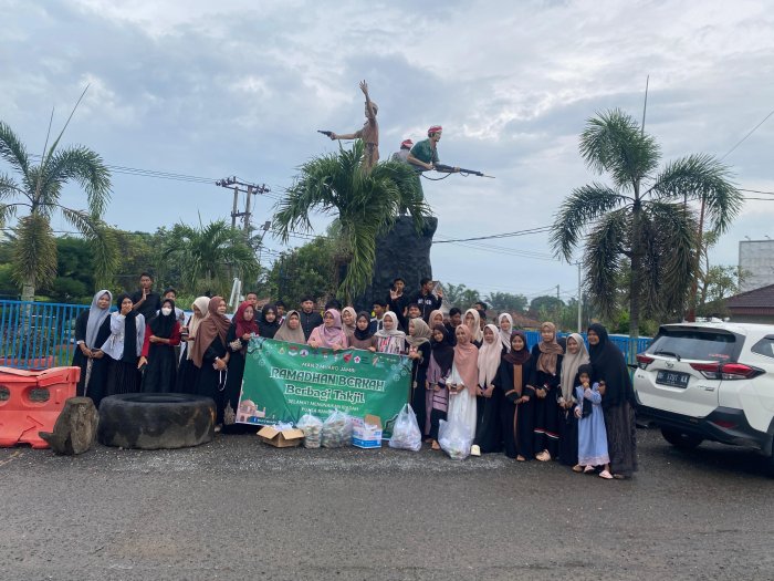 MAN 2 Muaro Jambi Gelar Pembagian Takjil Ramadan MAN 2 Muaro Jambi Gelar Pembagian Takjil Ramadan
