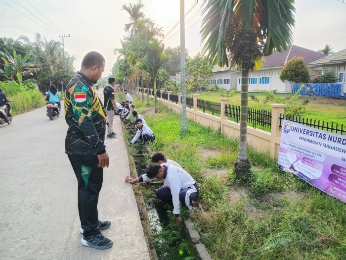Program Jumat Bersih MAN 2 Muaro Jambi Ajak Siswa Cintai Lingkungan Program Jumat Bersih MAN 2 Muaro Jambi Ajak Siswa Cintai Lingkungan