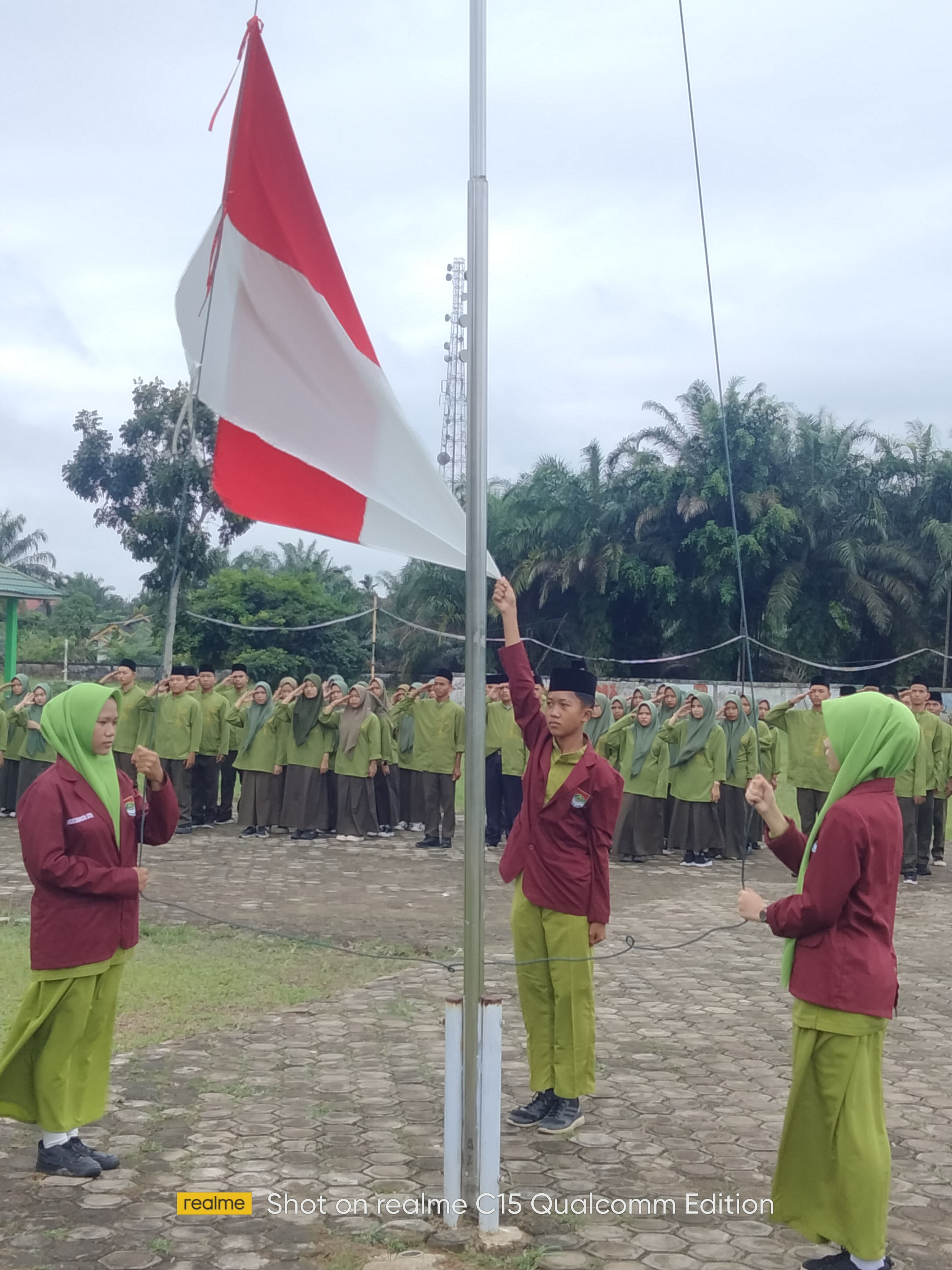MAN 2 Muaro Jambi Gelar Upacara Hari Pendidikan Nasional 2025 MAN 2 Muaro Jambi Gelar Upacara Hari Pendidikan Nasional 2025