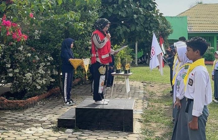 Pengurus PMR Wira MAN 2 Muaro Jambi Dilantik untuk 2025-2026 Pengurus PMR Wira MAN 2 Muaro Jambi Dilantik untuk 2025-2026