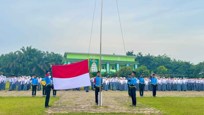 MAN 2 Muarojambi Gelar Upacara Peringatan Hari Pahlawan MAN 2 Muarojambi Gelar Upacara Peringatan Hari Pahlawan