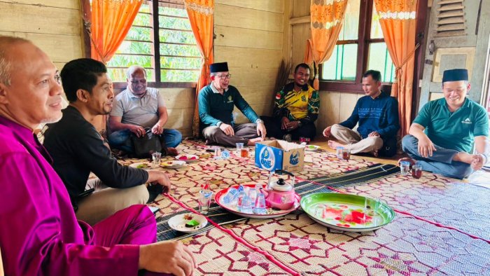 Guru dan Staf MAN 2 Muaro Jambi Takziah ke Rumah Duka Guru dan Staf MAN 2 Muaro Jambi Takziah ke Rumah Duka