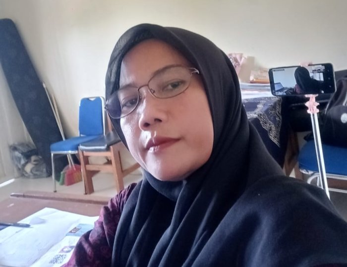 Dengan Persiapan  Penuh  Sri Wahyuni Ikuti Ujian PPG Ekonomi di Universitas Jambi